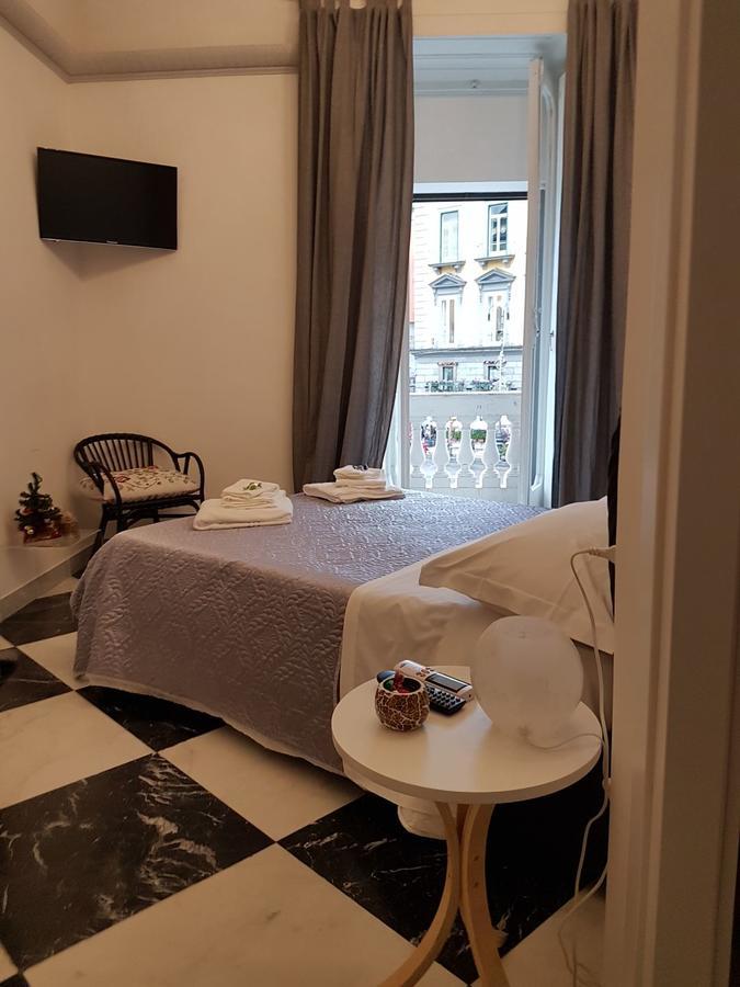 Residenza Dell'Opera Bed & Breakfast Naples Exterior photo